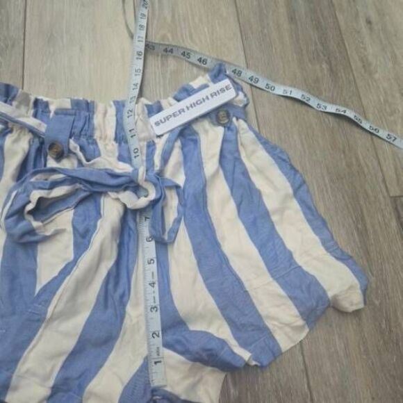 American Eagle striped high waisted short shorts, stretch & tie waist pockets sm - Picture 7 of 11